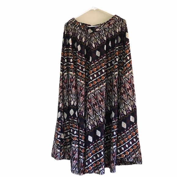 Lucky & Coco Dresses & Skirts - Lucky & Coco Tribal Print Maxi Skirt Size Medium